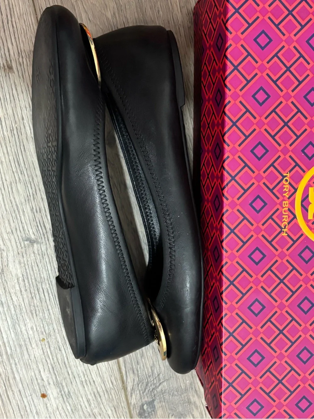 Tory Burch Black Leather. Ballet Flats with Gold Logo Medallion. Size 8